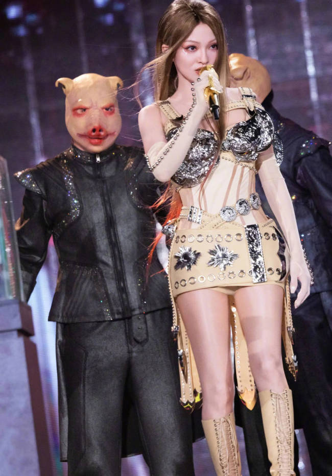 张韶涵穿白色长裙宛若花仙子！戴头纱唱歌仙气十足