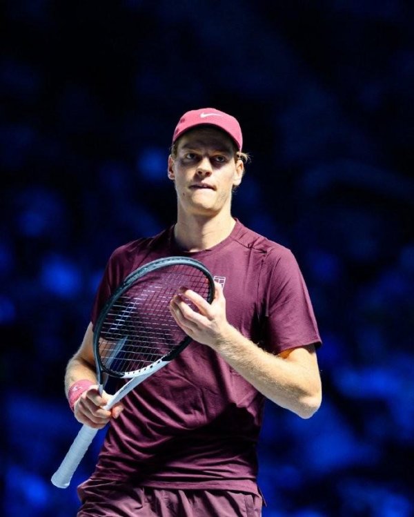 嘉信资本 辛纳2-1逆转2号种子兹维列夫，夺得维也纳站冠军